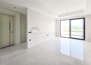 Розкішна квартира біля моря з розвиненою інфраструктурою в Тюрклері