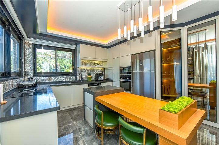 Розкішна вілла з панорамним видом на море-ідеальне поєднання затишку, стилю і самоти