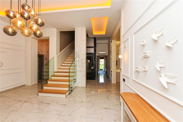 Розкішна вілла з панорамним видом на море-ідеальне поєднання затишку, стилю і самоти