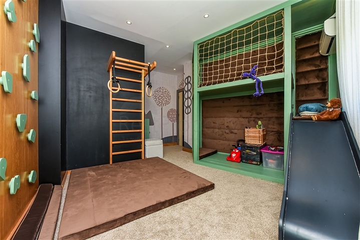 Розкішна вілла з панорамним видом на море-ідеальне поєднання затишку, стилю і самоти