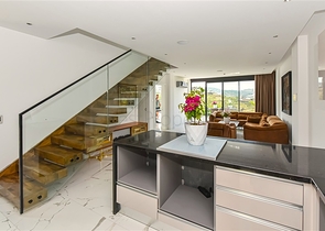 Сучасна вілла з морським видом в оточенні природи і преміального комфорту