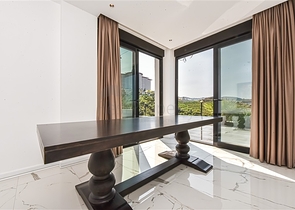 Сучасна вілла з морським видом в оточенні природи і преміального комфорту