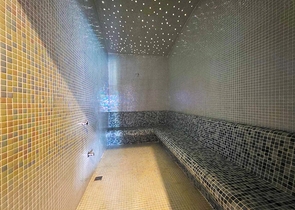 Сучасні апартаменти з панорамним видом на море 