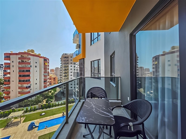 Оренда затишної квартири 1 + 1 з багатою інфраструктурою в самому серці Махмутлара