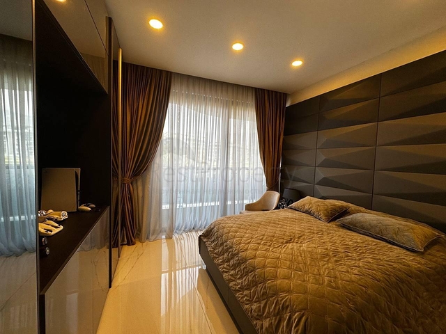 Просторий дуплекс біля моря в преміум-комплексі - для цінителів високого рівня життя