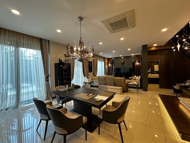 Просторий дуплекс біля моря в преміум-комплексі - для цінителів високого рівня життя