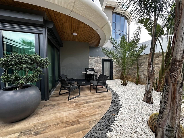 Просторий дуплекс біля моря в преміум-комплексі - для цінителів високого рівня життя