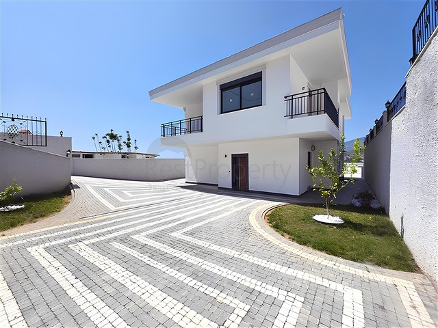 Розкішна вілла 4 + 1 з приватним басейном і видом на море в Каргиджаку