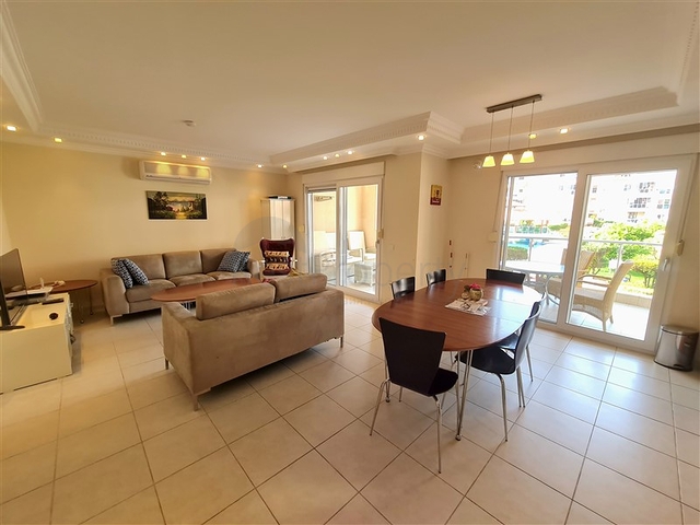 Затишна квартира з просторим плануванням в мальовничому районі Оба