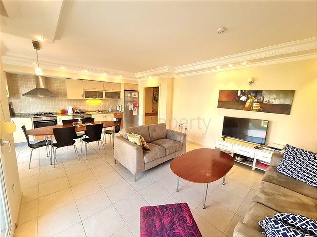 Затишна квартира з просторим плануванням в мальовничому районі Оба