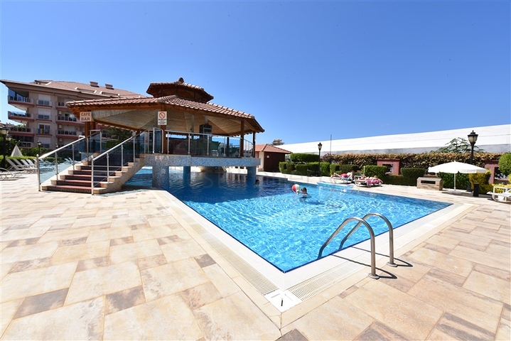 Затишна квартира з просторим плануванням в мальовничому районі Оба