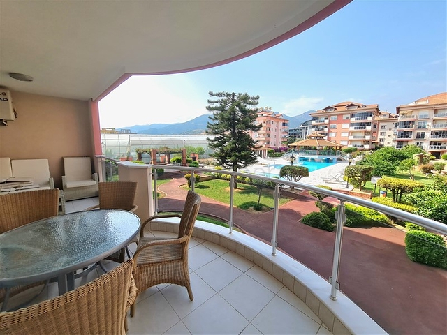 Затишна квартира з просторим плануванням в мальовничому районі Оба