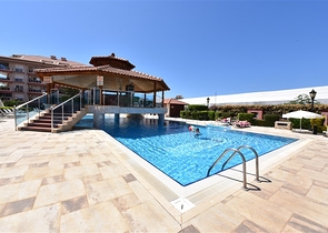 Затишна квартира з просторим плануванням в мальовничому районі Оба