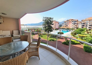 Затишна квартира з просторим плануванням в мальовничому районі Оба