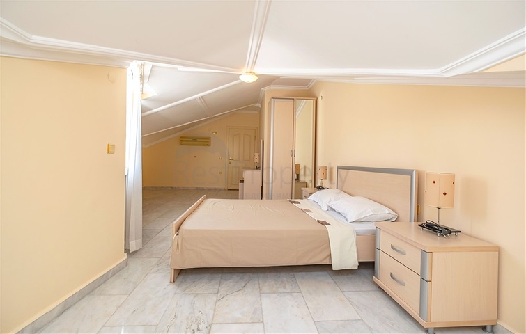 Просторий пентхаус 4 + 1 в затишному житловому комплексі в районі Оба-комфорт для всієї родини