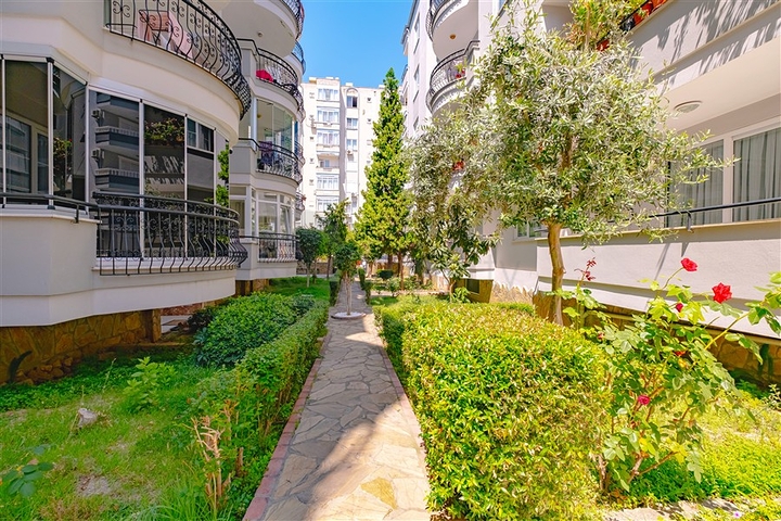 Просторий пентхаус 4 + 1 в затишному житловому комплексі в районі Оба-комфорт для всієї родини