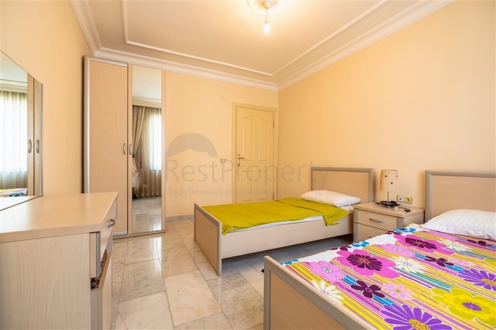 Просторий пентхаус 4 + 1 в затишному житловому комплексі в районі Оба-комфорт для всієї родини