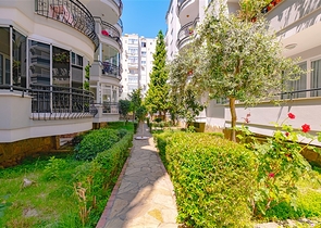 Просторий пентхаус 4 + 1 в затишному житловому комплексі в районі Оба-комфорт для всієї родини