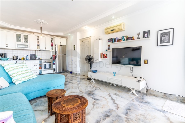 Світла квартира з панорамним видом на море в районі Тосмур