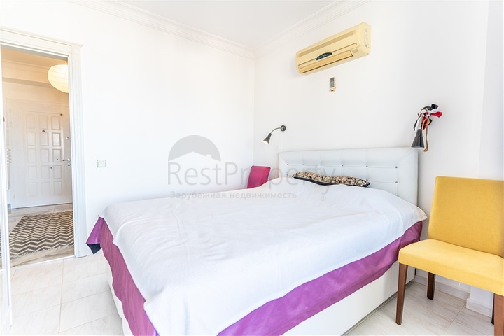 Світла квартира з панорамним видом на море в районі Тосмур