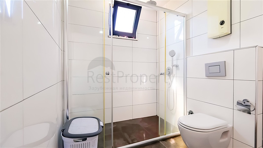 Простора мебльована квартира 3 + 1 з багатою інфраструктурою в сучасному житловому комплексі