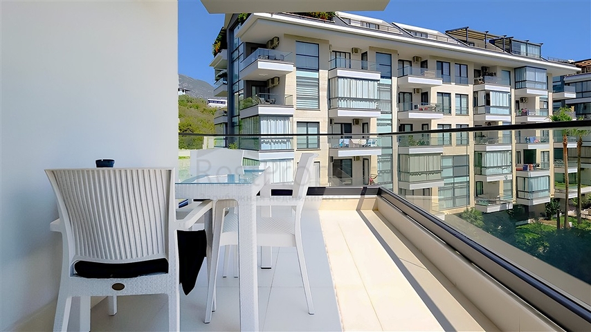 Простора мебльована квартира 3 + 1 з багатою інфраструктурою в сучасному житловому комплексі