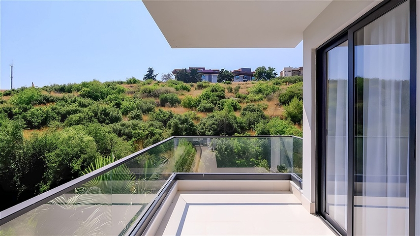 Простора мебльована квартира 3 + 1 з багатою інфраструктурою в сучасному житловому комплексі