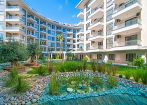 Простора мебльована квартира 3 + 1 з багатою інфраструктурою в сучасному житловому комплексі