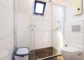 Простора мебльована квартира 3 + 1 з багатою інфраструктурою в сучасному житловому комплексі