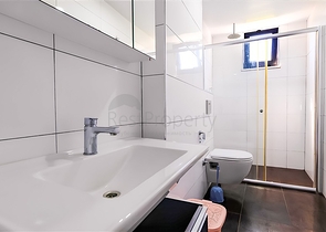 Простора мебльована квартира 3 + 1 з багатою інфраструктурою в сучасному житловому комплексі