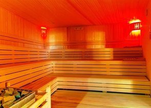 Простора мебльована квартира 3 + 1 з багатою інфраструктурою в сучасному житловому комплексі