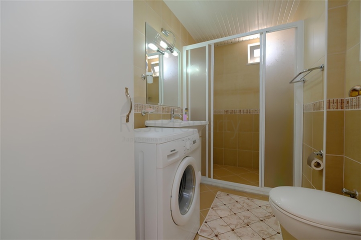 Сучасна квартира в комплексі з багатою інфраструктурою в самому центрі міста