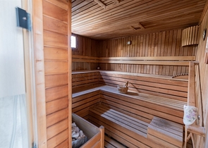 Сучасна квартира в комплексі з багатою інфраструктурою в самому центрі міста