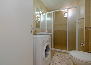 Сучасна квартира в комплексі з багатою інфраструктурою в самому центрі міста