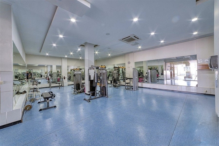 Просторий пентхаус з терасою і видом на море в престижному житловому комплексі