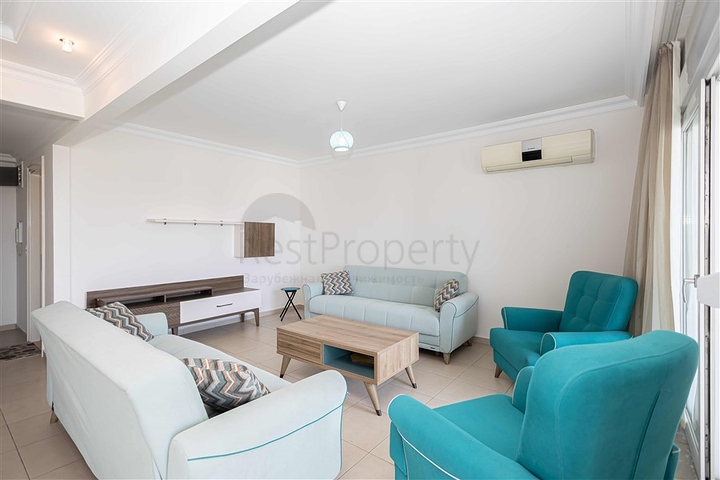 Просторий пентхаус з терасою і видом на море в престижному житловому комплексі