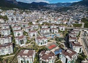 Просторий пентхаус з терасою і видом на море в престижному житловому комплексі