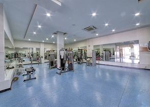 Просторий пентхаус з терасою і видом на море в престижному житловому комплексі