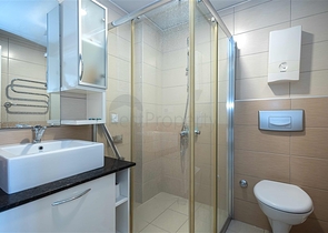 Просторий пентхаус з терасою і видом на море в престижному житловому комплексі