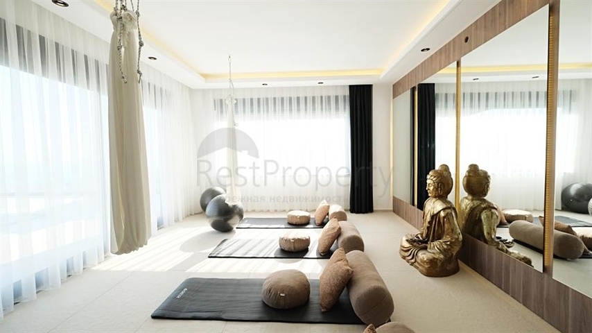 Сучасна вілла з панорамним видом на море в Аланьї