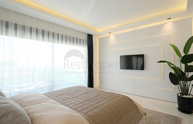 Сучасна вілла з панорамним видом на море в Аланьї