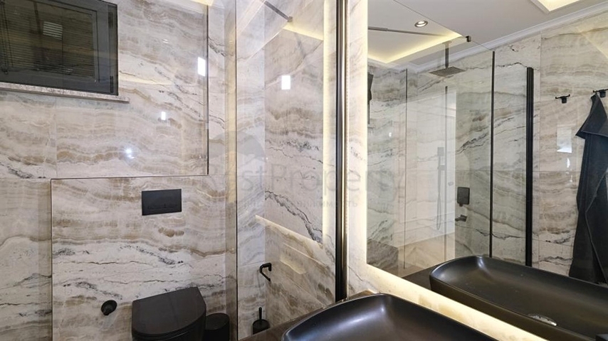 Сучасна вілла з панорамним видом на море в Аланьї