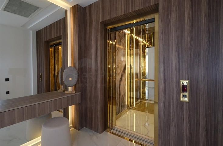 Сучасна вілла з панорамним видом на море в Аланьї