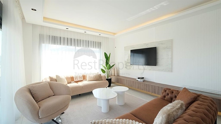 Сучасна вілла з панорамним видом на море в Аланьї