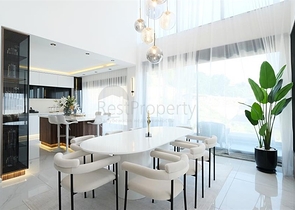 Сучасна вілла з панорамним видом на море в Аланьї