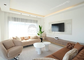 Сучасна вілла з панорамним видом на море в Аланьї