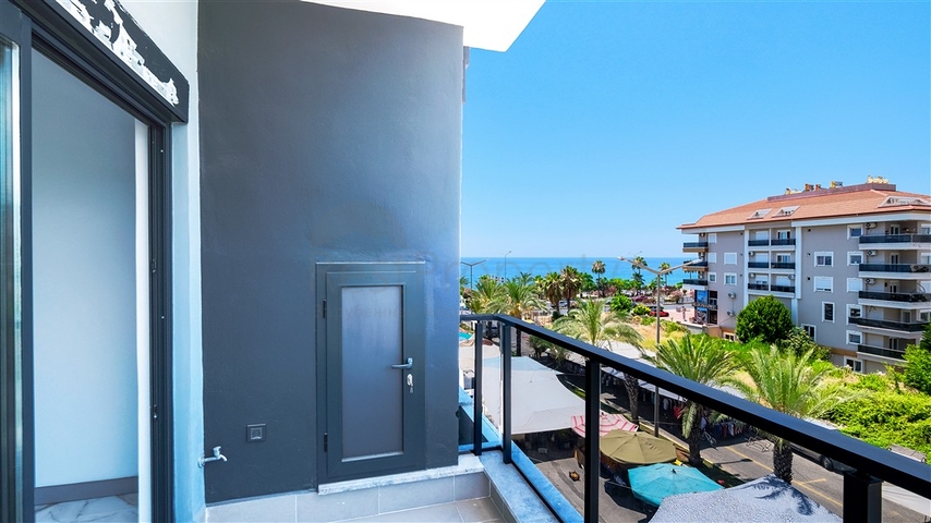 Сучасна квартира біля моря в оточенні тиші і комфорту