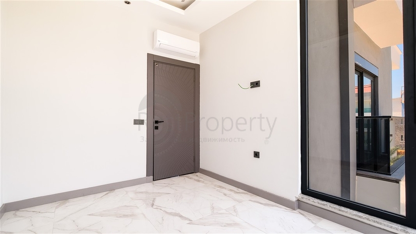 Сучасна квартира біля моря в оточенні тиші і комфорту