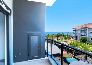 Сучасна квартира біля моря в оточенні тиші і комфорту