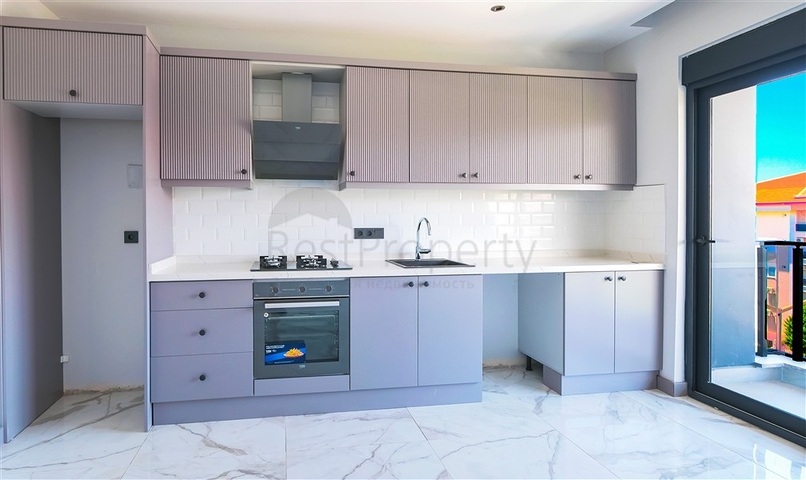 Пентхаус біля моря з просторими терасами і панорамними видами